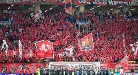 泰山队6-0复仇大胜对手，狂欢夜胜利喜悦中球员受伤